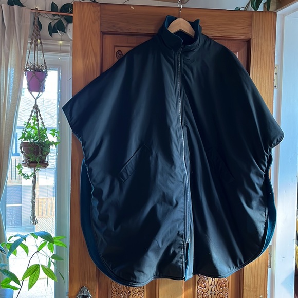 Professionally hand made reversible cape jacket - Picture 3 of 5